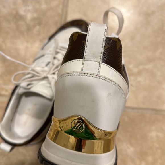 Worn twice authentic Louis Vuitton sneakers - Picture 6 of 16